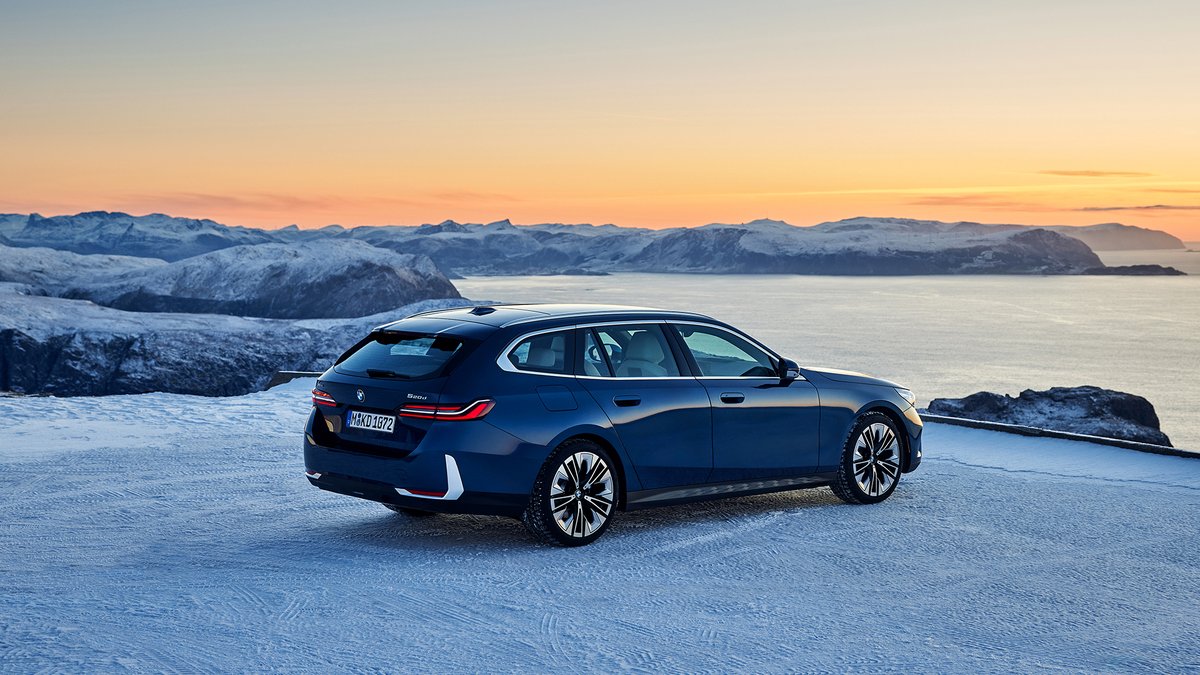 BMWItalia's tweet photo. Un panorama da togliere il fiato. 
THE NEW 5 Touring.

#BMWItalia #THENEW5 https://t.co/1INU8RM3sM