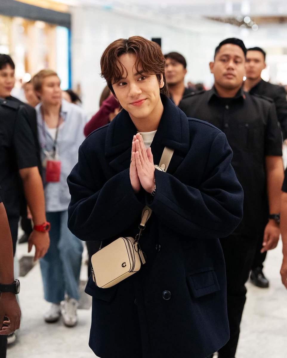 janhannah2013's tweet photo. @mintmag_th See you tomorrow Baby N๐N @mynameisnanon #mynameisnanon #nanon_korapat ๐๐ #CoachXNanon #CoachPlayAPW #CoachMY #CoachMalaysia https://t.co/44WmqTALwO