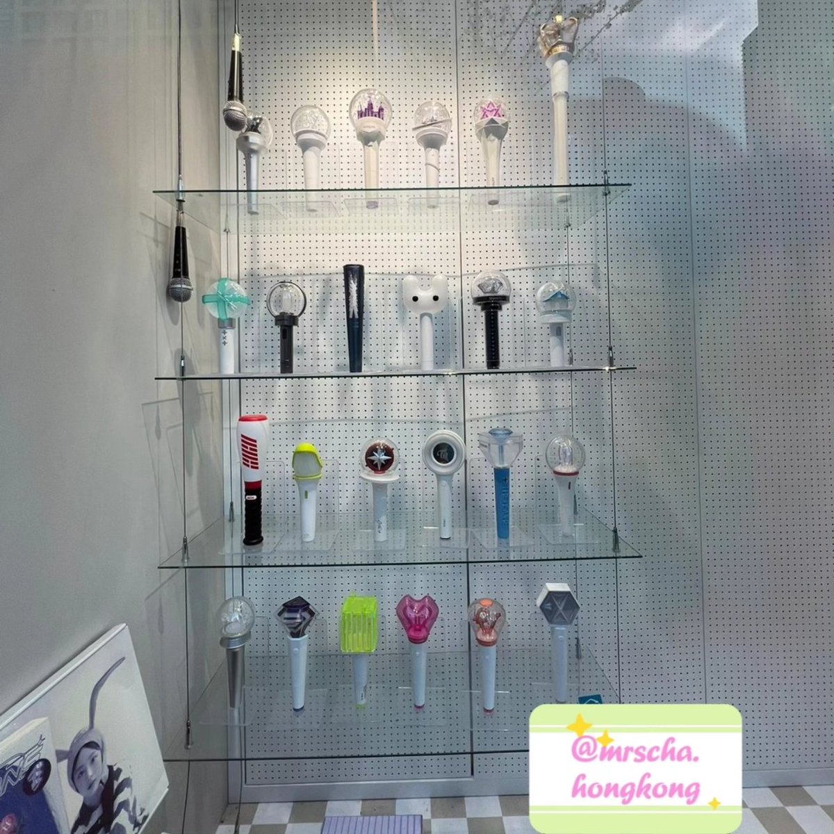 mrscha_hk's tweet image. Meeting Robong at Seoul
ASTRO OFFICIAL LIGHT STICK VER.2 is in the mini Exhibition in the Kpop Azit by #LG #CHAEUNWOO #LGuplus #차은우 #차은우의아이폰16은유플러스