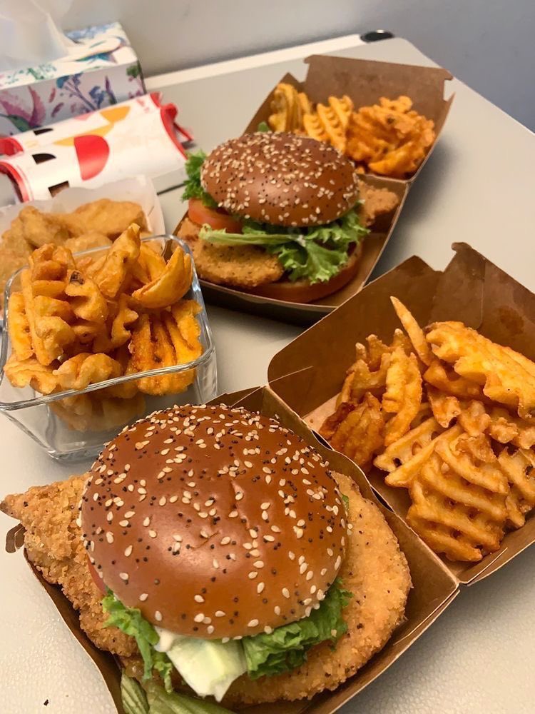 kiebespo's tweet photo. : ̗̀➛ calories and macros at fast
food restaurants ⍣ ೋ
- a thread for edtwt !
🏷️ #edtwt #allspo #mealspo #calories thinspo fatspo food edtwt ana mia bed macros healthy #ricecaketwt mukbang https://t.co/sTTygC2BZn
