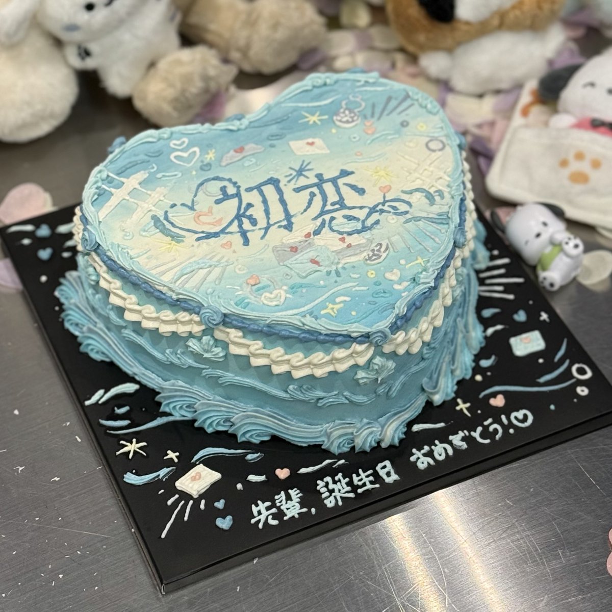 뒷북후기2.. 공간도 컨셉도 너무 좋았는데 늦게 가서 아쉽ㅠ 케이크가 너무 옙뻐요🩵🩵
영원히졸업하지마!!!!

📍카페 버퍼링

#허락없이졸업금지