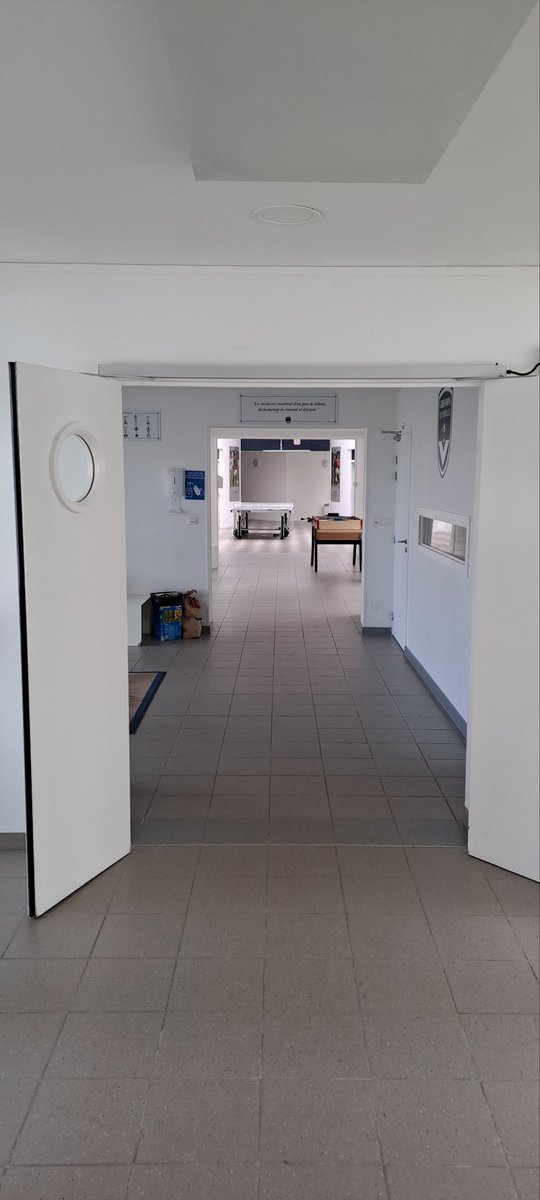 Journée particulière et historique au Haillan avec le départ ce 5 novembre de la grande majorité des salariés touchés par le plan social.  Au total, joueurs pros et jeunes du centre inclus, 180 personnes auront quitté les #Girondins entre le 26 juillet et la fin novembre #SO