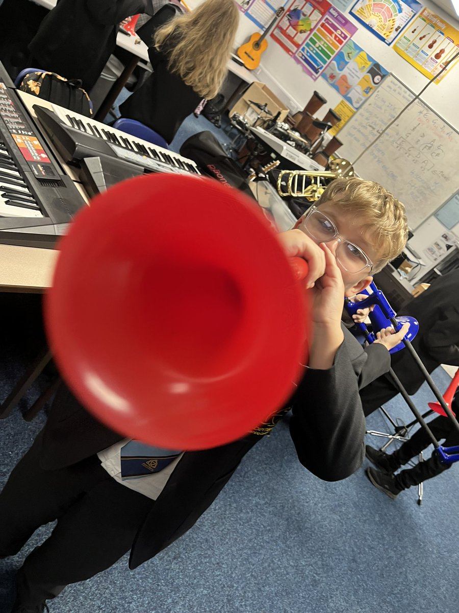ALCExpressive's tweet photo. 2nd group of our #pBuzz project up and running! Had so many in the group we had to break out some #minipBone @pBoneMusic @ALC3to16 @AbertilleryBand @upbeatwales https://t.co/XeNr0P6x5r