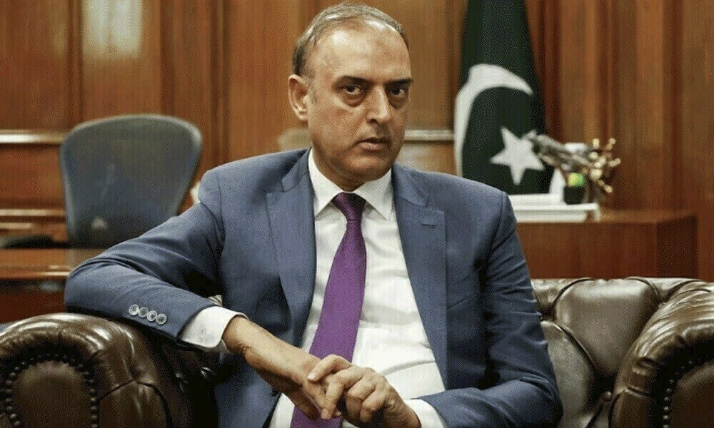 pakco_updates's tweet image. #Nov8 
1. @StateBank_Pak chief expressed optimism that #Pakistan's bilateral partner nations have assured #IMF they will continue rollovers of their #debt for the duration of #Islamabad's bailout program, hinting debt outflow burden to be reduced.
#Friday #Dollar #Karachi #News