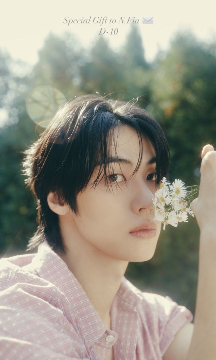 ShuN_Fbi's tweet photo. 우와…
뭐야? 이 몽환적인 잘 생김…🥹
#엔플라잉 #이승협 https://t.co/P1HyhlKJIl