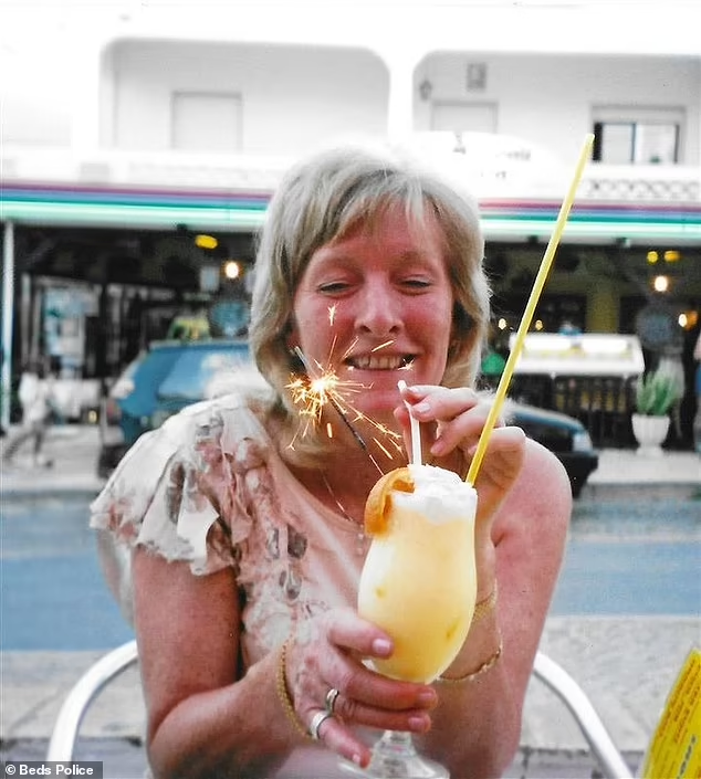 TrueCrimeUpdat's tweet photo. Scott Paterson, 45, of #Stotfold, #Bedfordshire, has been sentenced to life in prison with a minimum of 20 years for the murder of his 74-year-old landlady, Annette Smith
Paterson suffocated Annette with a pillow on November 8, 2023, then dismembered her body & hid the remains in a storage unit
He attempted to cover up the crime by sending emails & Moonpig cards to Annette's family & friends, pretending she was still alive
Paterson, who was heavily in debt, had been selling Annette's jewelry online before & after her death. He confessed to police that he had planned the murder for weeks, claiming he "snapped" due to the demands of caring for Annette after her stroke
π#TrueCrime
Please share to spread awareness
DISCLAIMER: The information shared is based on initial reports, may not be fully verified, & is presented as alleged. Details are subject to change as investigations proceed