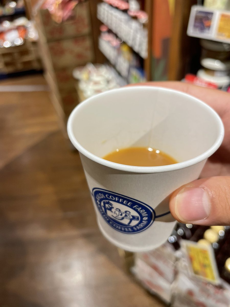 片道1時間ちょいの散歩してきた！
帰る前にラーメン食べたのとKALDIのコーヒー美味しかった😋