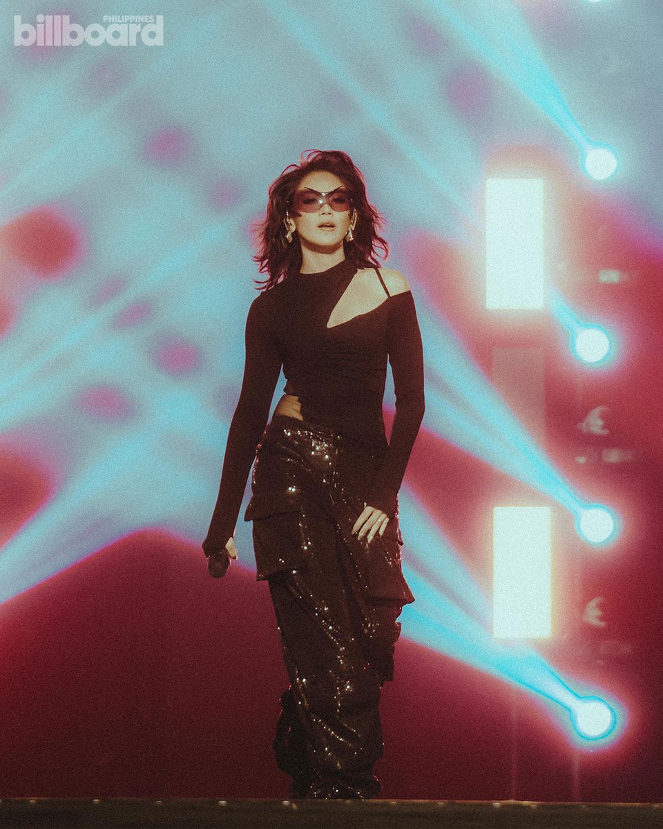 BBPHOfficial's tweet photo. From Sarah Geronimo’s (@JustSarahG) electrifying performance to the immersive moments that kept the crowd on their feet, the Billboard Philippines Mainstage experience was a showstopper.
#BDO
#BillboardPHMainstage
#BillboardPH
#BillboardPhilippines
#BDODebitCards
#JustDebitDebit https://t.co/zZQsYPJ4zc
