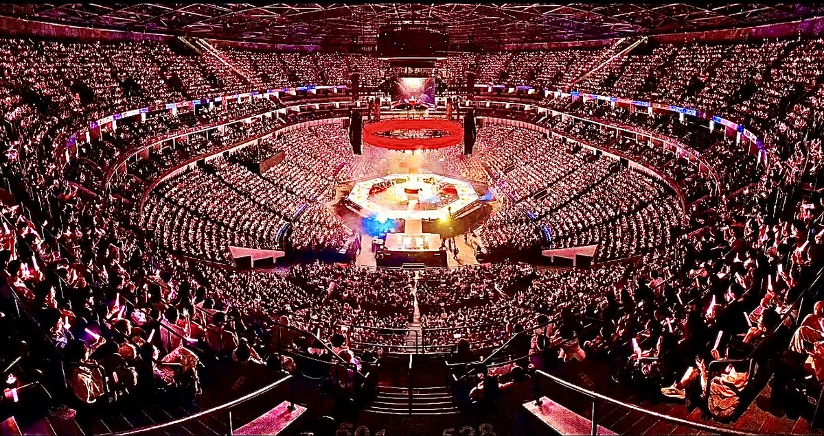 浜崎あゆみ、上海で
16年ぶりアジアツアー開幕❗️
海外アーティスト歴代観客動員記録の更新も

✍🏻ライブレポ＆写真
oricon.co.jp/news/2352836/?…

 #浜崎あゆみ #あゆ <a href="/ayu_19980408/">ayumi hamasaki (from staff)</a>