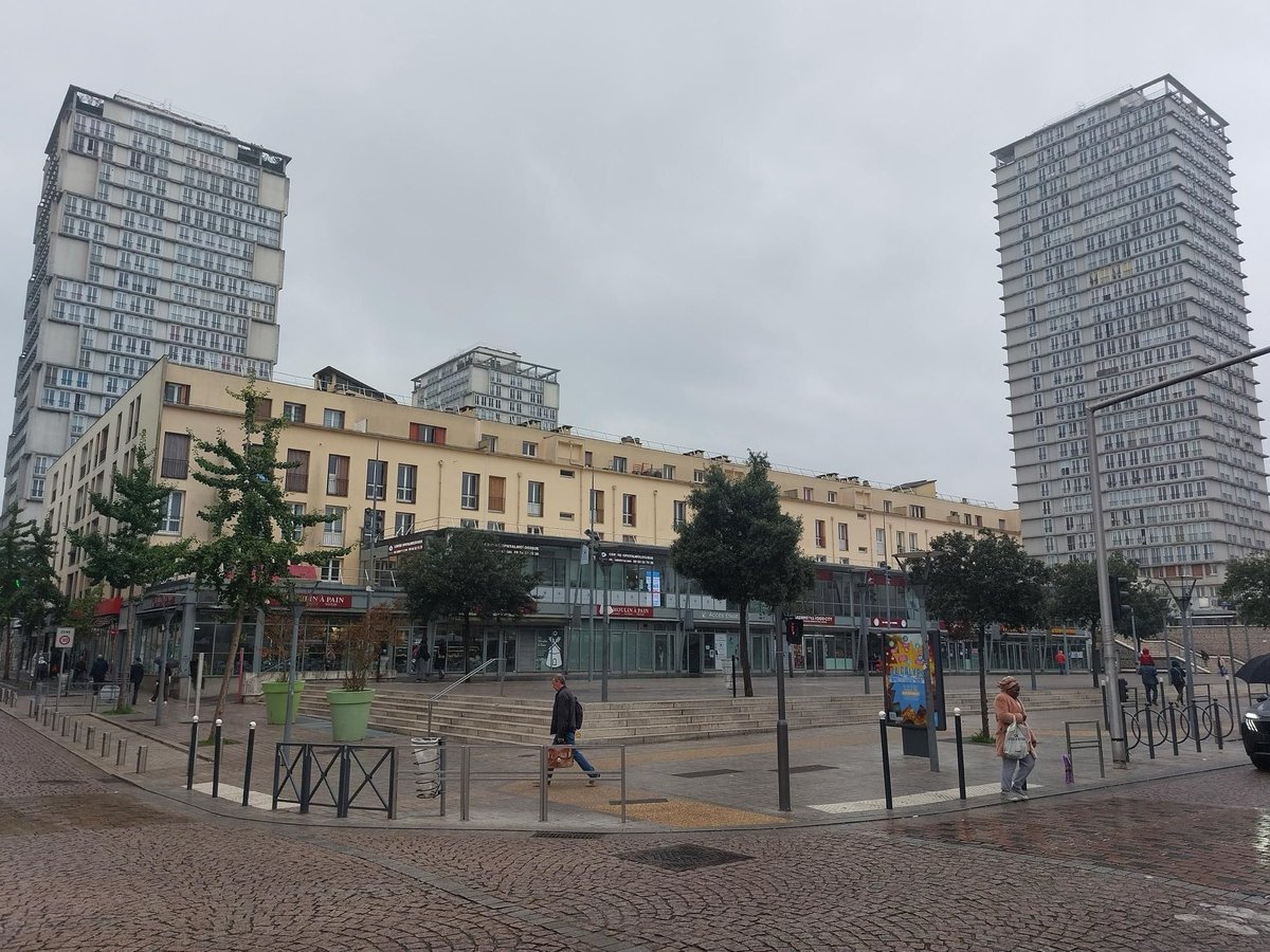 213abk's tweet image. C’est pas à New York mais c’est bel et bien à Choisy le Roi ❤️