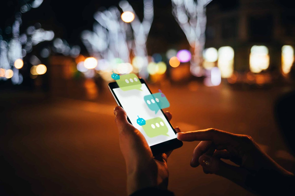 🔍 How can councils use chat bots for their services? 

Check out our latest UK member-only 🔒🇬🇧 briefing to find out the opportunities and challenges AI presents for local authorities. 
zurl.co/UnQu