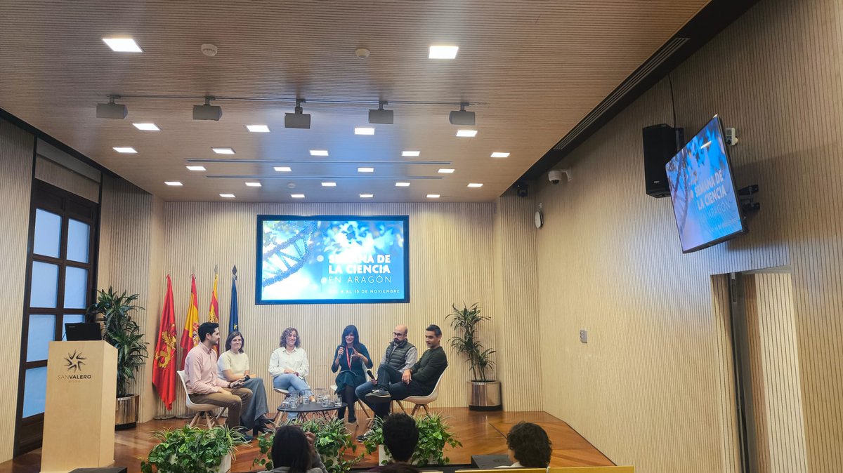 ✨ Ayer celebramos la Jornada de Divulgación "Conversando con científicos USJ",  donde el público y los investigadores USJ pudieron interactuar, dialogar y profundizar en Tecnología, Sociedad y Salud. 💬Para concluir, tuvimos la oportunidad de conocer el Laboratorio TechMov.