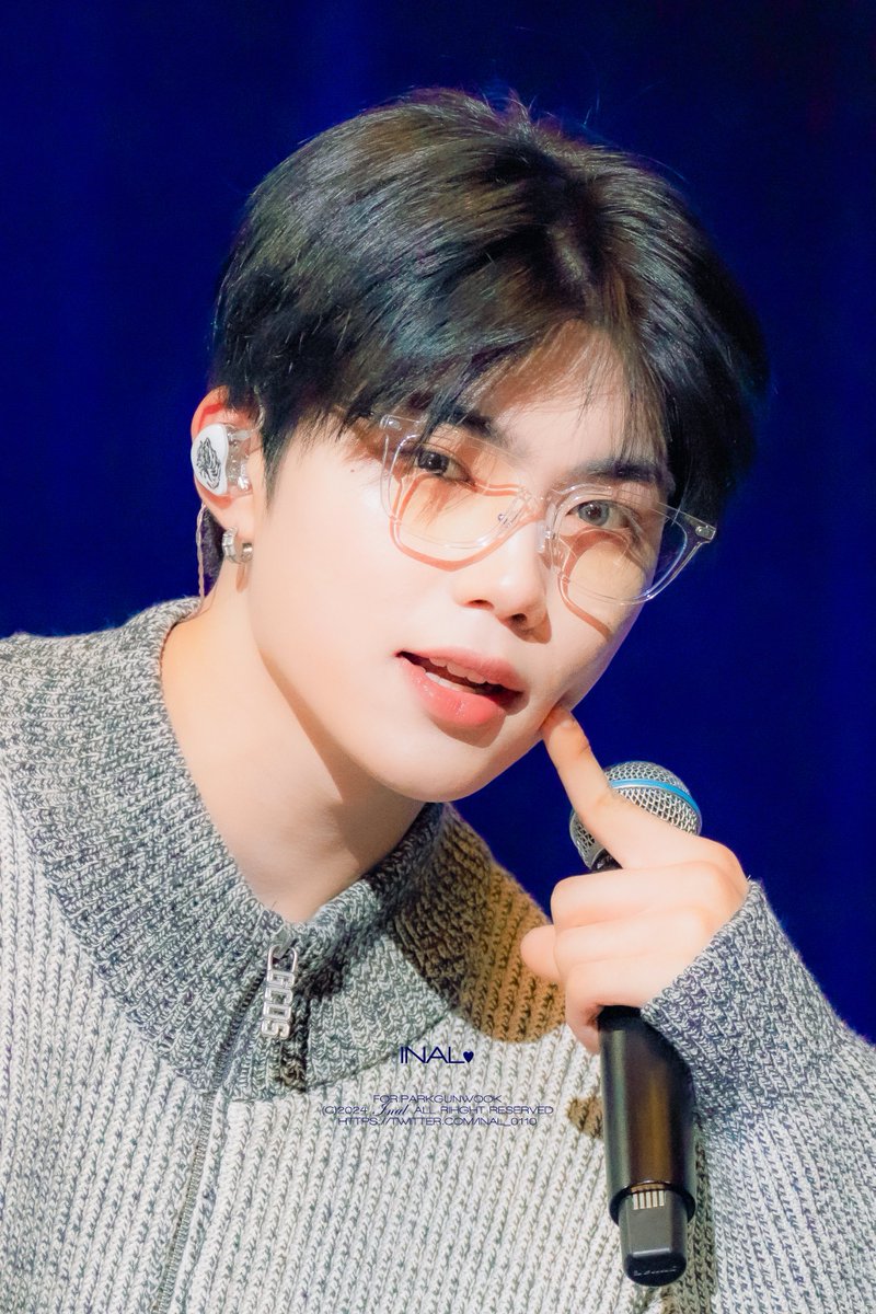 inal_0110's tweet photo. 241103 얼굴 존나 굿,,,.,.,.,............,.,...........................................
#박건욱 #PARKGUNWOOK #ゴヌク 
#ZB1 #ZEROBASEONE https://t.co/xK15fexJXs