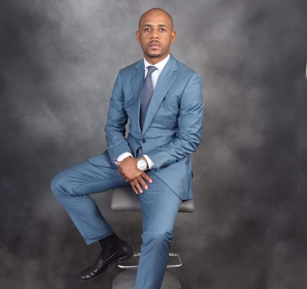 cryptomalinois's tweet image. This man is on another level but I'm concern about the need to record every performances. What is the intention behind that is it to blackmail or just for bragging right?