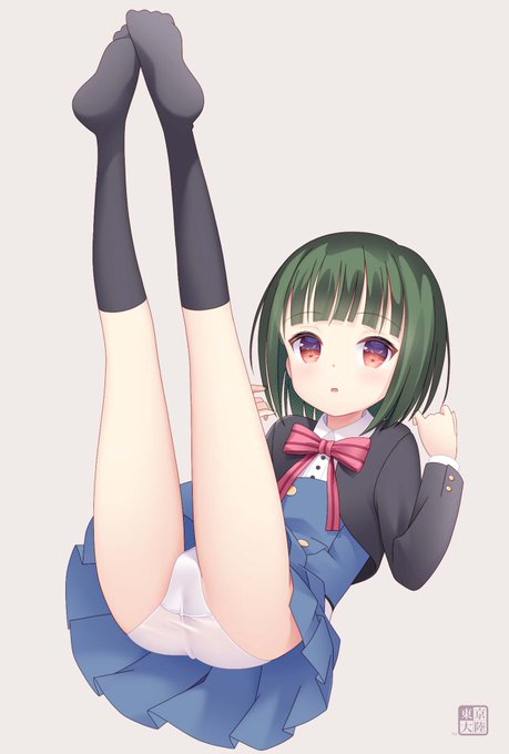 きんいろモザイクの大宮忍ちゃん
俺、今まで黙ってたけどボレロ制服大好きなんだ
#京章_絵 