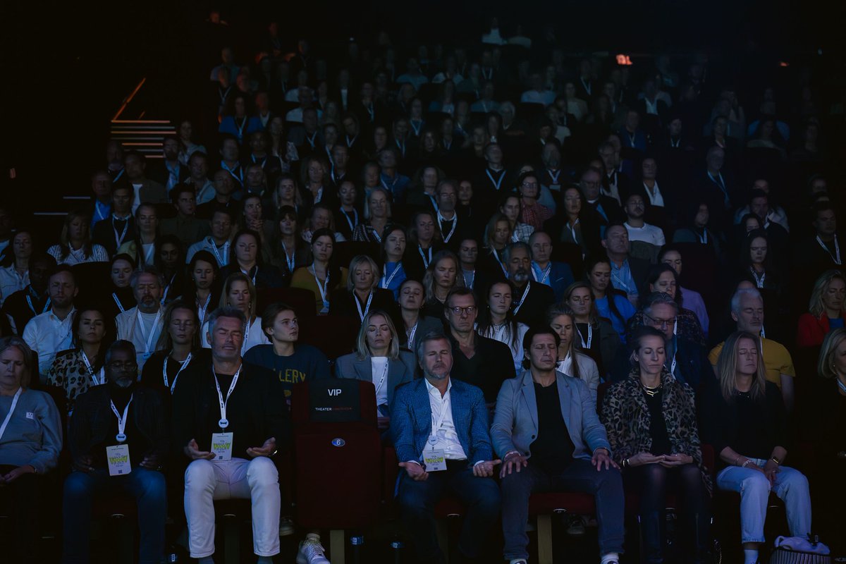 ishafoundation's tweet photo. On 11 October, #IshaFoundation facilitated a guided meditation (Power to Create Health) for 500+ industry leaders and CEOs during the first edition of the "World of Wellbeing" Conference in Amsterdam, Netherlands. https://t.co/q0oRPms0z5