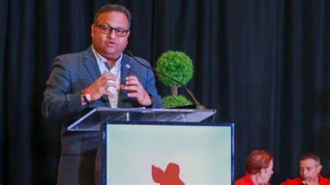 AHORA: Alcalde popular de Caguas dice estar listo para trabajar con la alianza y <a href="/juandalmauPR/">Juan Dalmau</a>. Dice ser “afín” con muchas de sus propuestas e ideas. 
#PrimerRound <a href="/magic973fm/">Magic 97.3 FM Metro 99.5 FM Isla</a>