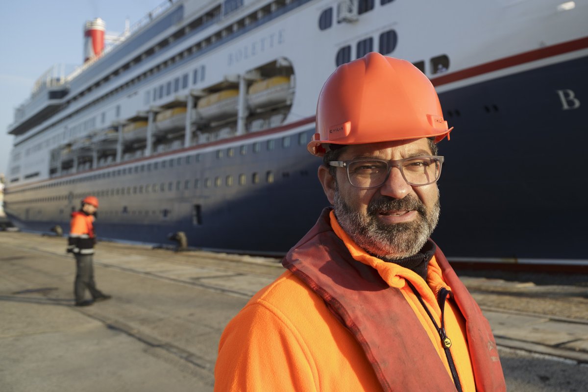 puertodecadiz's tweet photo. Fotografías del atraque y amarre del crucero BOLETTE en el muelle Ciudad del Puerto de #Cádiz #PortsofSpain
#mundoports #shipimages #Mooring #cruiseship #bolettecruise #Bolette #workingpeople https://t.co/mNuy0fMRls