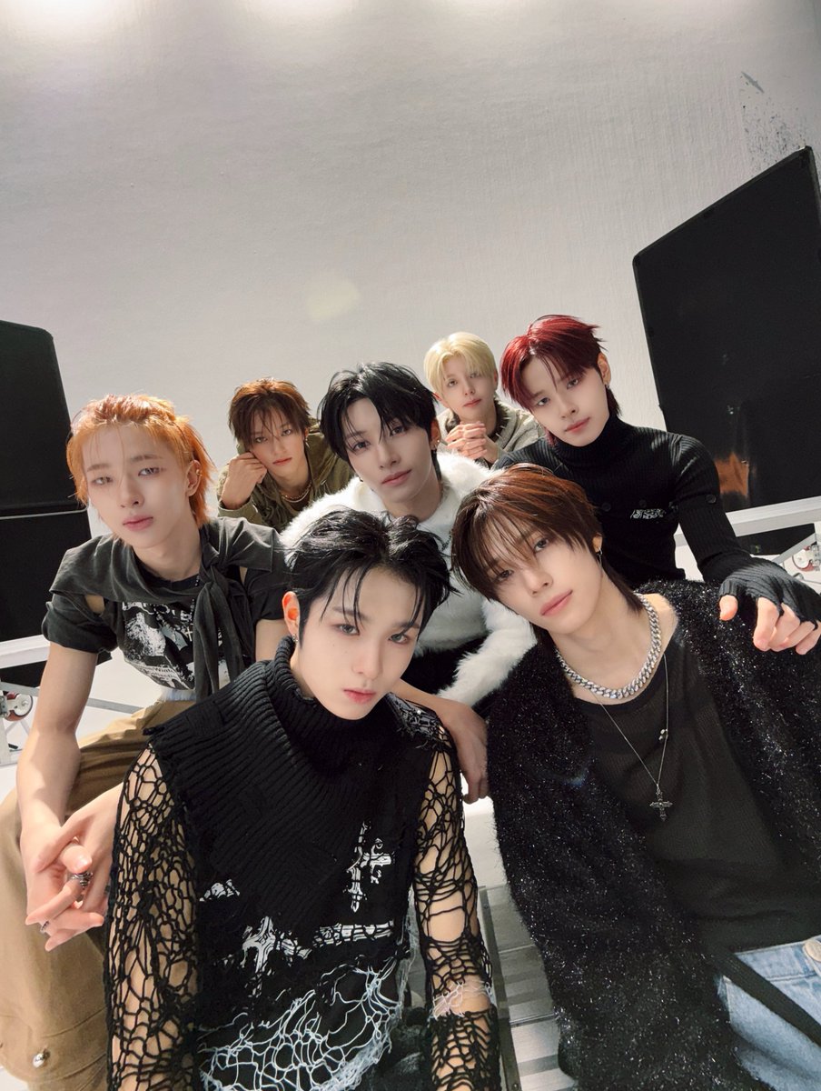 NEXZ_official's tweet photo. 𝙉𝘼𝙇𝙇𝙄𝙉𝘼 ☄️

#NEXZ #넥스지 #ネクスジ
#NALLINA #NEXZ_NALLINA https://t.co/YmQ2Oc7eKl