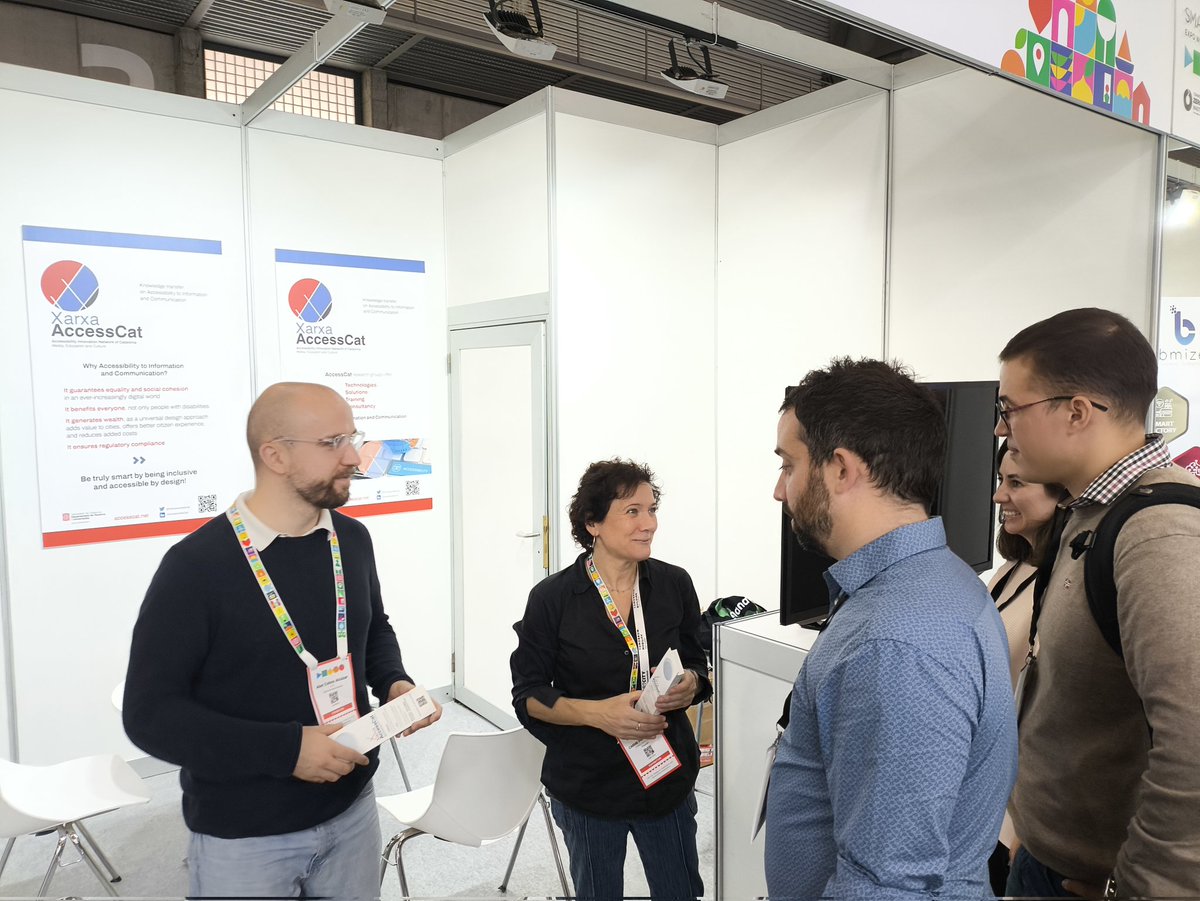 Here at #BarcelonaDeepTech! 🚀 Surrounded by startups and research networks presenting visionary solutions. Tomorrow, Nov 6, join us at the Pitch Corner where Catalonia's R+D+I networks will showcase success stories in health tech transfer!