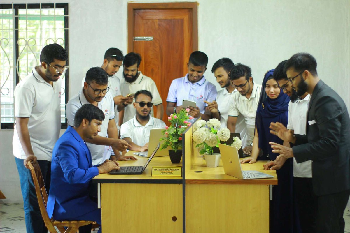 Our team consists of experienced web developers and graphic designers who work on various projects with professionalism. 

#softwarecompany #Freelancing #freelancer #DreamitOffiice #projectplanning #WebDevelopment #graphicdesigner #softwaredevelopment #hossenbabuorfehira