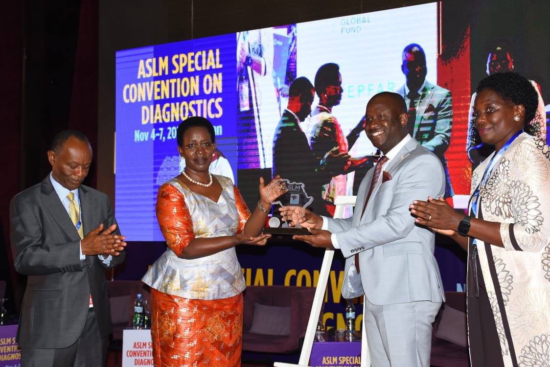 DianaAtwine's tweet photo. I had the honor of receiving the ASLM Champion Award on behalf of H.E. President @KagutaMuseveni at the ASLM Special Convention on Diagnostics in Abidjan, Ivory Coast. This award acknowledges his outstanding leadership in advancing health laboratory services in Africa, including his instrumental role in the establishment of the Africa CDC, strengthening pandemic preparedness, and fostering innovations in diagnostics. His visionary approach has positioned Uganda as a leader in health security and laboratory excellence across the continent. #ASLM2024 #MOHatWork #AfricaCDC #Uganda