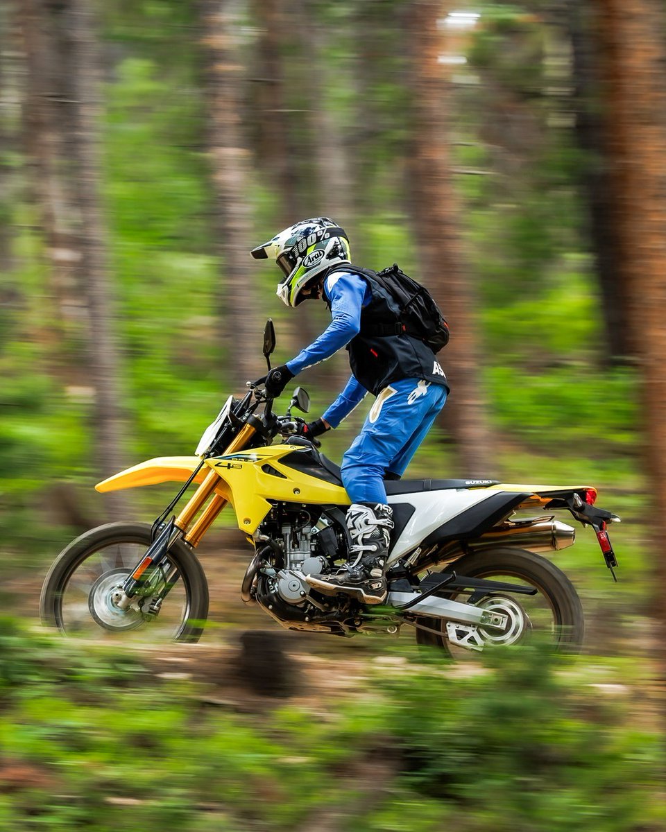 BridgeExeter's tweet image. Suzuki has just launched their all-new DR-Z4S and DR-Z4SM models—your world, your playground!

With a brand-new engine, fresh colours, and an updated chassis, these bikes are ready to tackle any world you choose.

Learn more here: bit.ly/3UE29nn
#Suzuki #DRZ4S #DRZ4SM