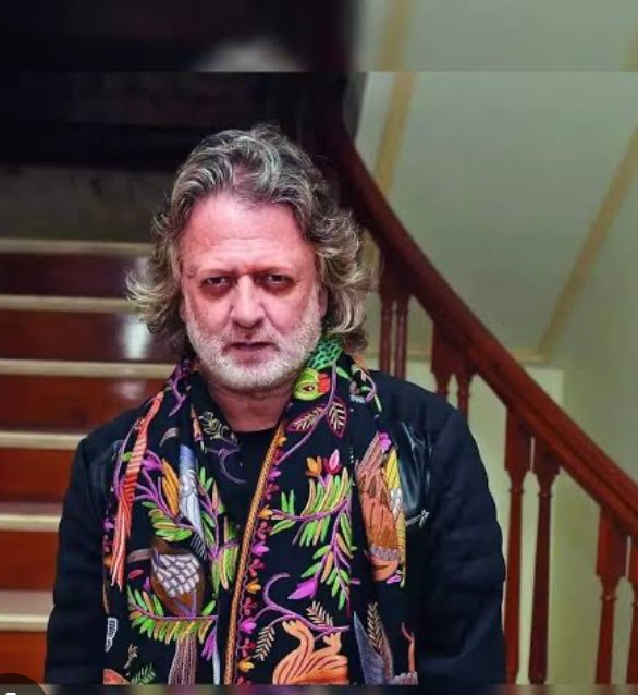 artyshruti's tweet image. Back in the late 90’s when I was studying in NIFT, #RohitBal was considered an icon.. Rohit Bal, Ritu Beri, Abraham &amp;amp; Thakore and JJ Vallaya ruled the Indian Fashion scene TOTALLY.. 
Most of us design students looked up to them with wide eyed admiration. 
For our generation,…