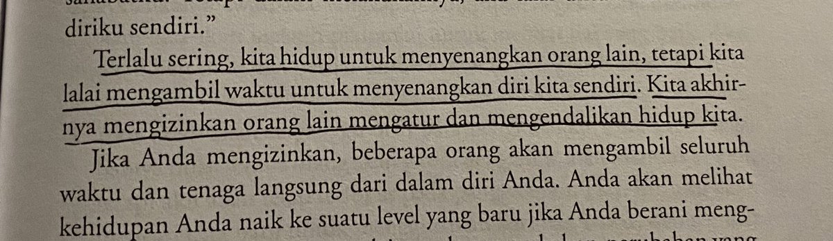 bookwormdaily's tweet photo. “terlalu sering, kita hidup menyenangkan orang lain, tetapi kita lalai mengambil waktu untuk menyenangkan diri kita sendiri. kita akhirnya mengizinkan orang lain mengatur dan mengendalikan hidup kita.” https://t.co/gCJC5TOs0T
