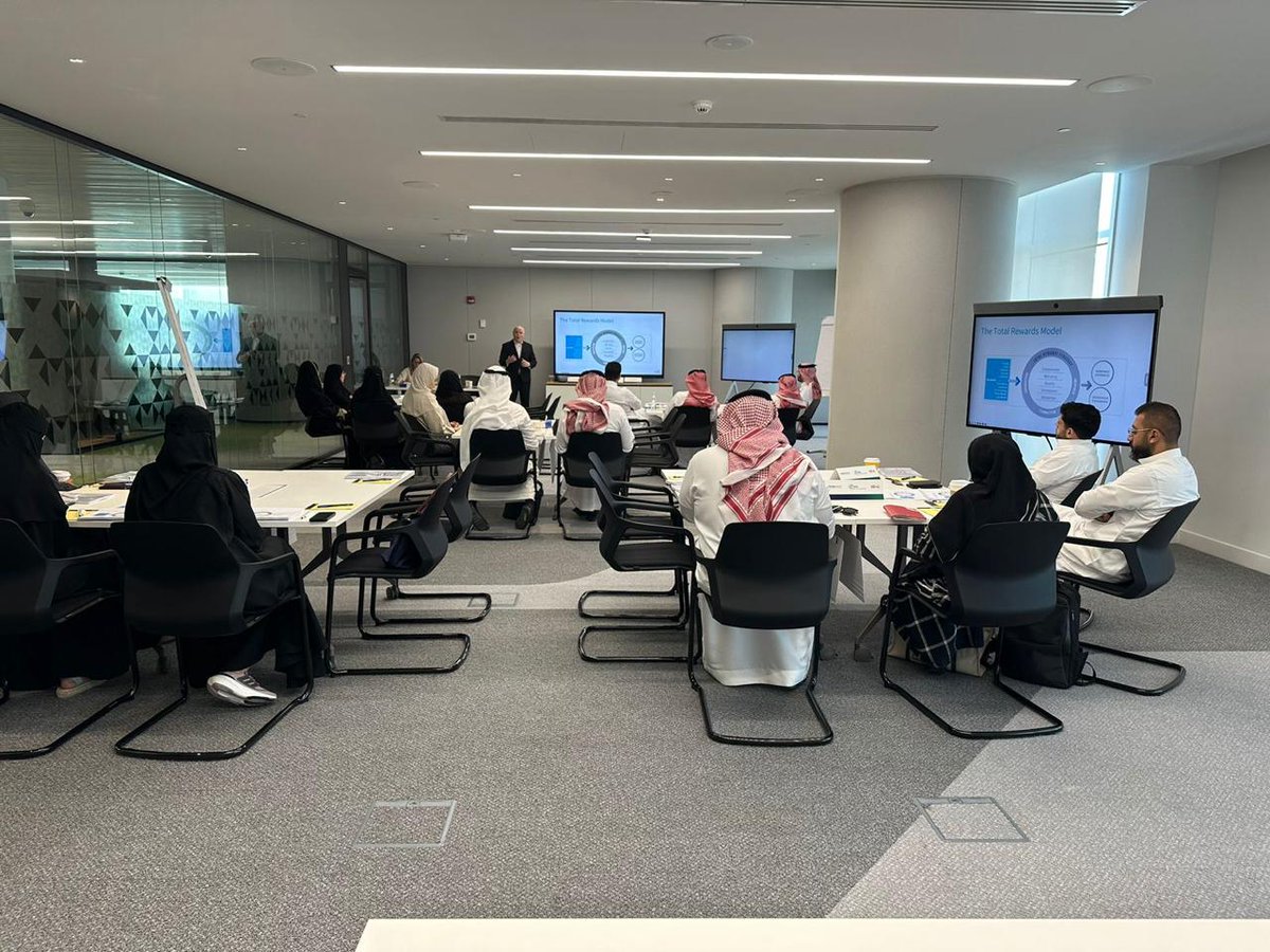 SHMS_Saudi's tweet photo. In collaboration with @WorldatWork, SHMS proudly concluded two impactful workshops on November 3 and 4, 2024:

1. Shaping Total Rewards Strategies for the Workforce of the Future
2. Revolutionizing Performance Management: Innovative Approaches for the Modern Workplace https://t.co/ETlBJlj4OD