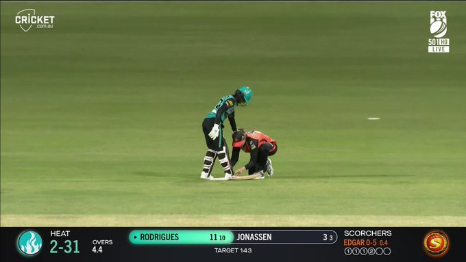 "How's this for sportsmanship." 👟 📹 Credits: Twitter/WBBL