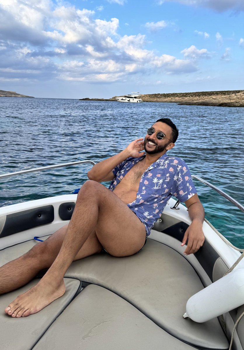 new Bond girl 🛥️