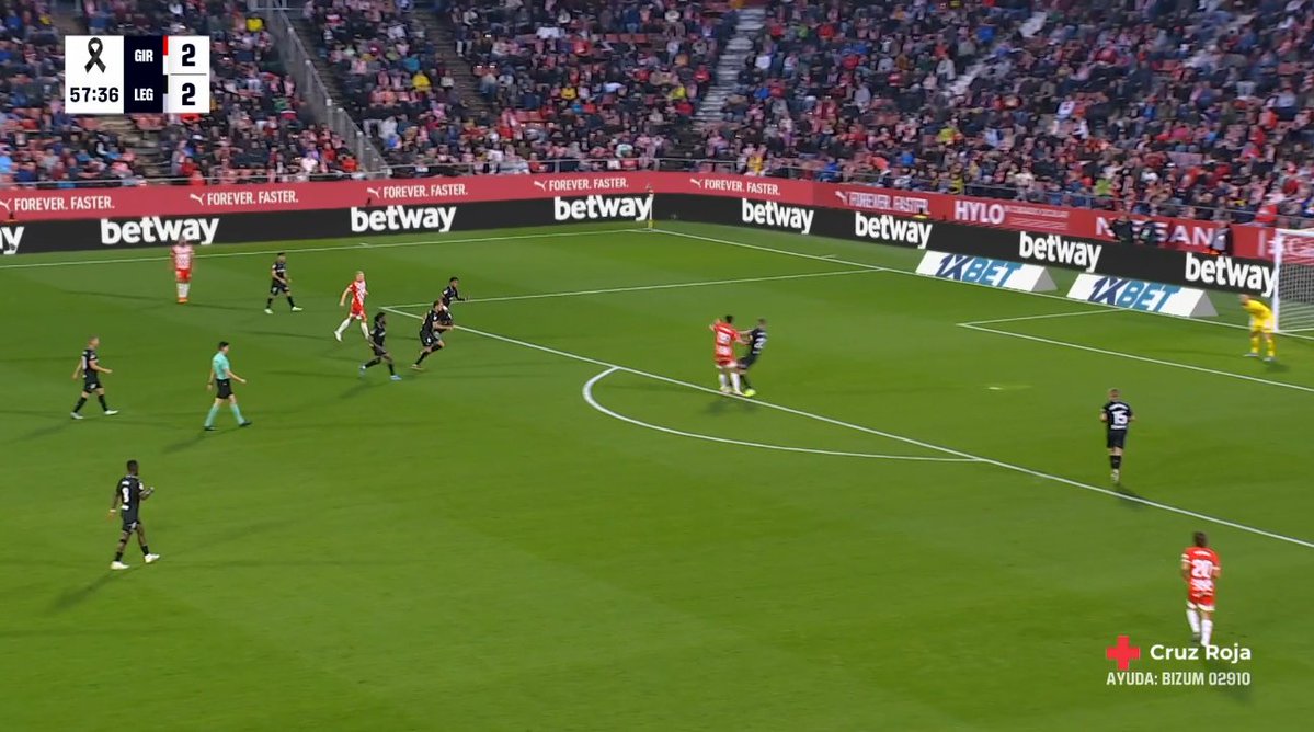 🖥️💥 El VAR se lavó las manos en el Girona - Leganés.

👉🏻 Silvi traba a Juan Cruz en la recuperación que da pie al penalti a favor del Girona.

❌ ES FALTA PREVIA.

▪️ El penalti, por tanto, jamás debió haberse lanzado al existir una infracción en la recuperación.