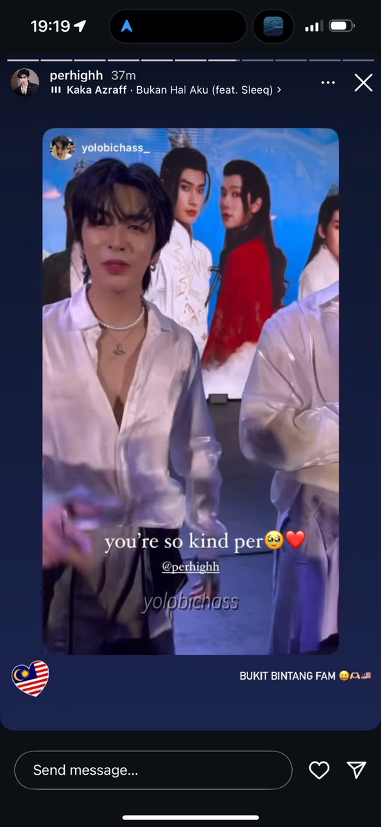 yolobichass's tweet photo. ASDGHFJDKDL PER REPOST MY STORYY😮💨 not the bukit bintang fam🤣🤣🤣🤣 i love him so much🥹❤️
#Perhighh #PerChaianun https://t.co/RkukBThzUE