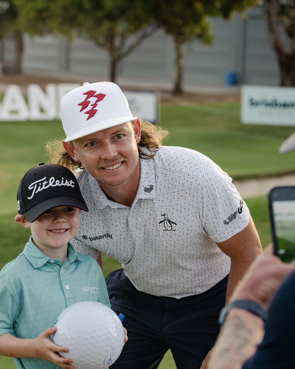 rippergc_'s tweet photo. One of the good guys 😄📸

Cam with some young fans at last week’s #QldPGA.

#RipperGC #LIVGolf https://t.co/fh49lWmK4b
