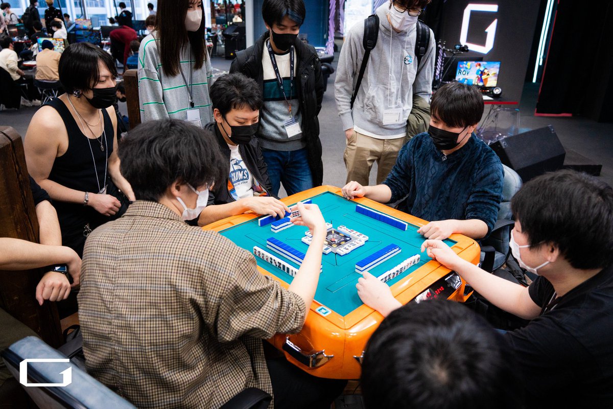 Gen_SSB's tweet image. 【Genに行きたくなる告知】
東京都大崎駅から徒歩5分の「TUNNEL TOKYO」にて開催される大会Genは、真剣な競技と遊びを追求するコミュニティです。
規模は192人、飲食自由でケータリングも手配予定です！
初参加歓迎😺👍

📝申請フォーム
start.gg/gen-3-0