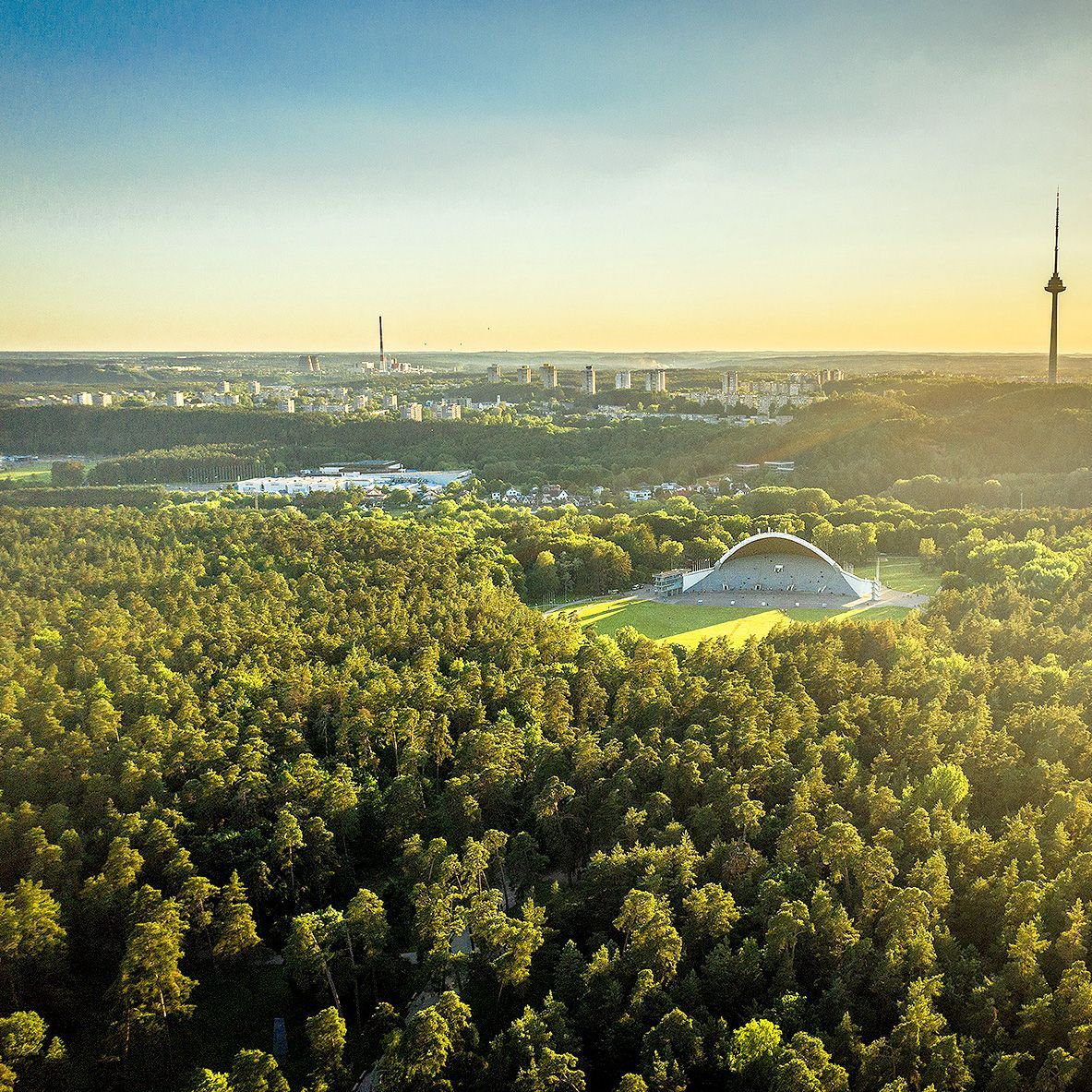 This week, Ryan and Brian get Viewer Mail from Alex Verdugo, Little Known Facts from Matt Gritzmacher, and open the Ryan's Middle Name Bracket at bemoresmarter.com/rmn. Plus a new Contest of Now, available at bemoresmarter.com/contest buff.ly/3K5FPyh #crossword #podcast