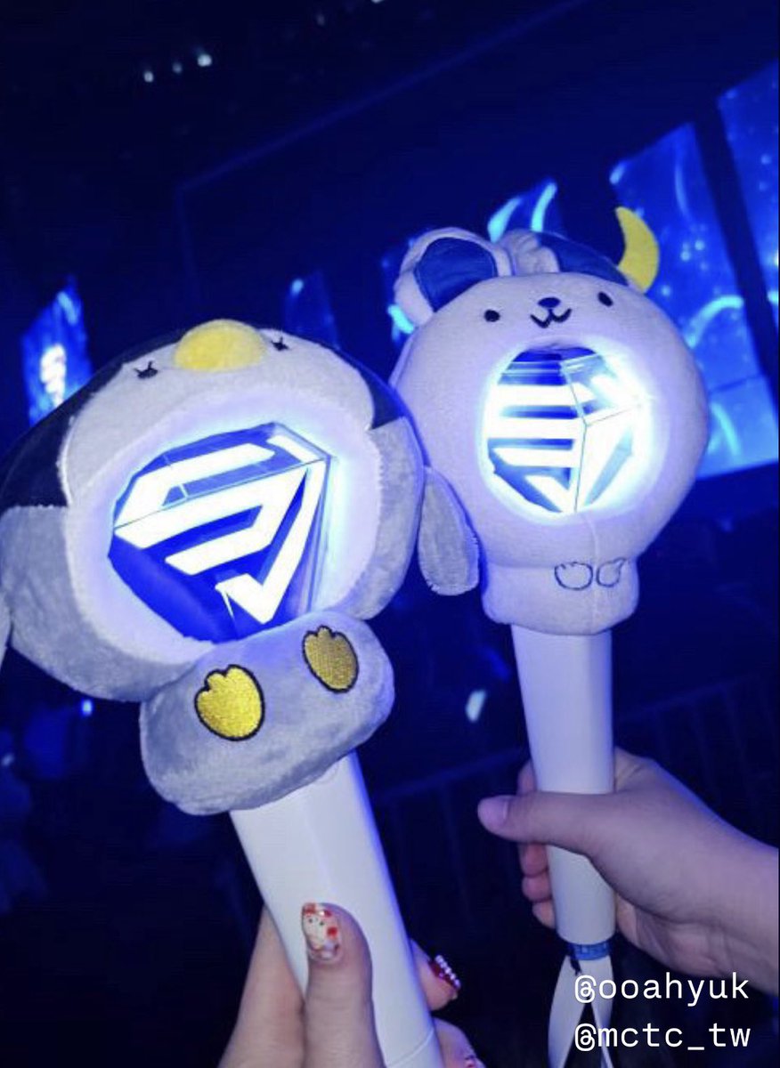 OOAHYUK's tweet photo. 슈주 20주년을 위해 제가 만든 슈퍼봉 커버 현재 G.O. 주문 접수 중입니다
규현의펭귄 🐧 혁재의토기 🐰
지금은 이특의오리 도 생산이 완료 되었습니다
문의 G.O. MctcTw 연락해 주세요
조팽귄(4차) 묘토혁 (2차) 박특덕(선입금)
#lightstickcover #SUPERJUNIOR https://t.co/atuMqb1mGT