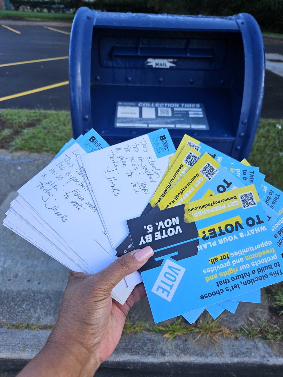 BlackProgAction's tweet photo. Our volunteers are still working tirelessly to get voters around the nation to cast their ballots by TONIGHT and make their voice heard this election. Have you voted yet? If not, head to https://t.co/j5EWNzViT2 to find your nearest polling location TODAY! 🗳️

#electionday #bpac https://t.co/zZm6NUskVP
