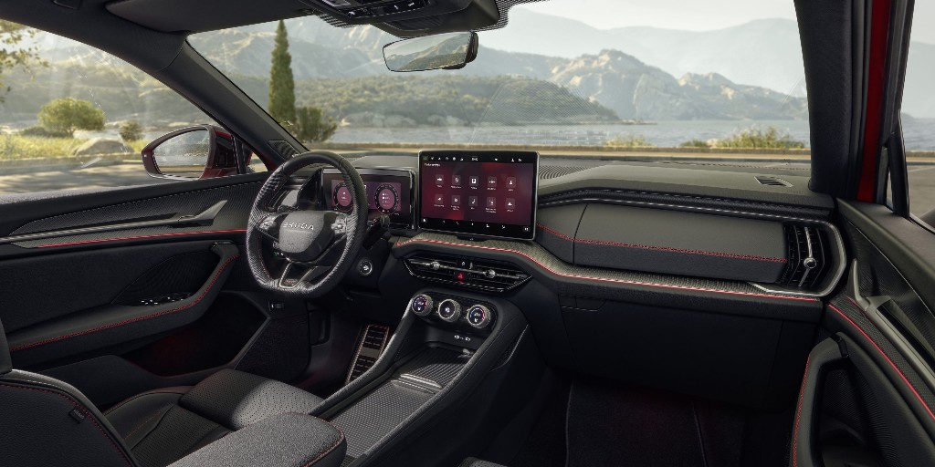 Take a look at the all-new @skodauk Kodiaq vRS 👀

More dynamic and powerful than ever, it comes with a 2.0-litre TSI EVO engine that returns 265ps and comes with all-wheel drive 🔥

It also has black styling accents and exclusive 20-inch alloy wheels 💪

Take a look below 👇