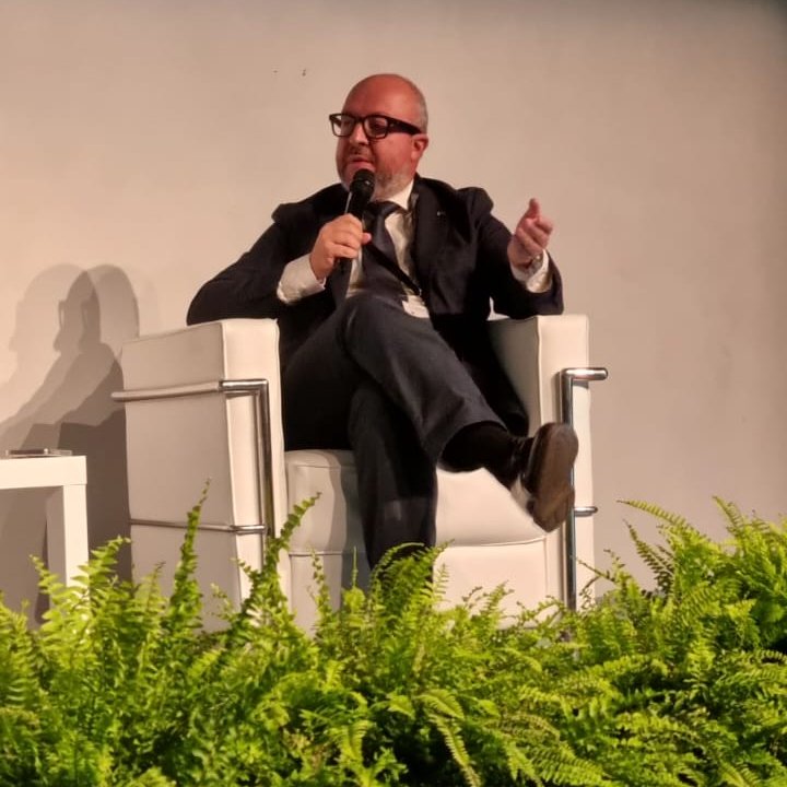 Mauro Rotelli "Il governo non ha intenzione di modificare impegni presi in sede internazionale. Ma c'è una necessità di concretezza legata alle caratteristiche dei sistemi produttivi per non far collassare o "desertificare" un territorio"

 #statigreen24