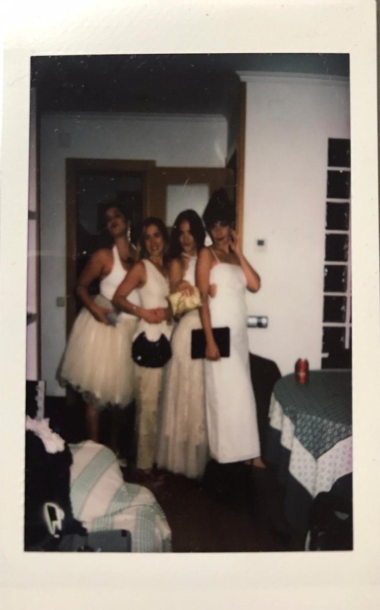 Holahola!!!🎤🎻💒

👠👠👠D’aquí dues setmanes estrenem CRISTINA👠👠👠

Hi serem des del 20 de novembre fins al 15 de desembre 🍋
🫦Al Teatre Tantarantana🫦

🫠🫡Ens encantaria que vinguessis!🫡🫠

tantarantana.com/production/cri…