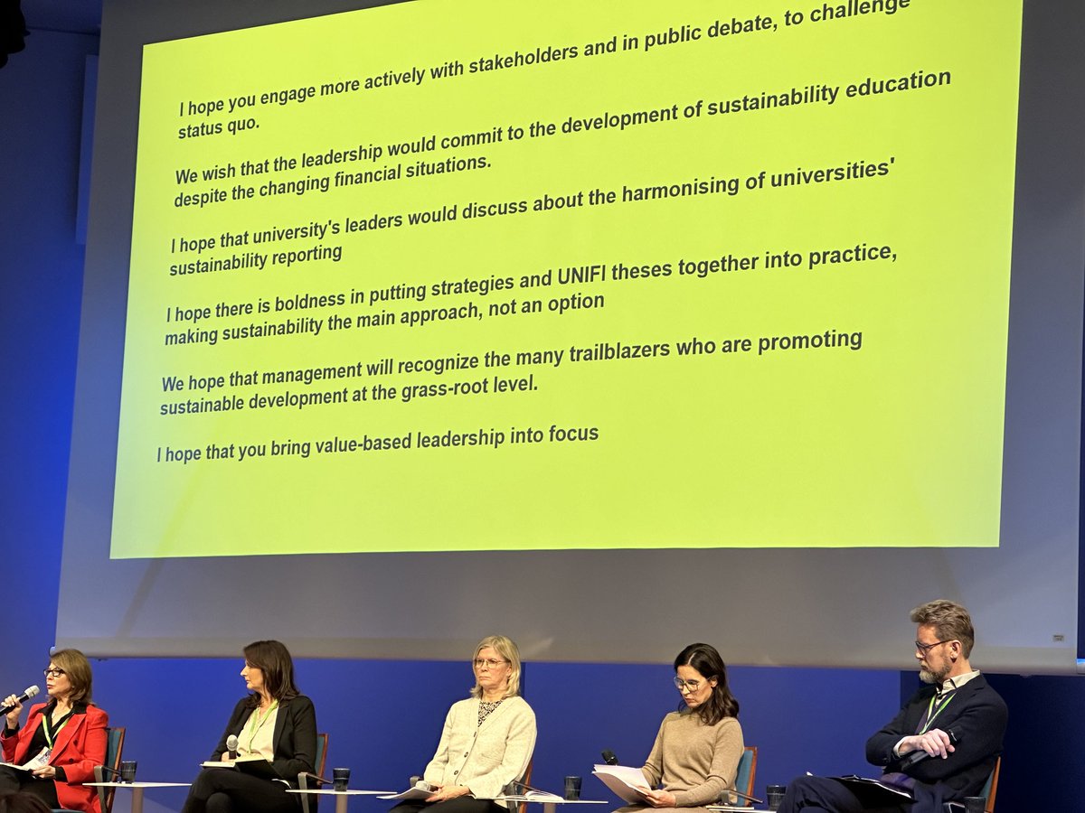 UNIFI vuotuinen kestävyyskokous ⁦<a href="/UniOulu/">University of Oulu</a>⁩  Paneelikeskustelussa yliopistojen johtoa pohtimassa ⁦<a href="/unifiry/">UNIFI</a>⁩   KeVa teesien vaikutusta yliopistojen toimintaan. #kestävyys #kevateesit ⁦<a href="/AnnePortaankorv/">Anne Portaankorva</a>⁩ ⁦<a href="/helsinkiuni/">University of Helsinki</a>⁩