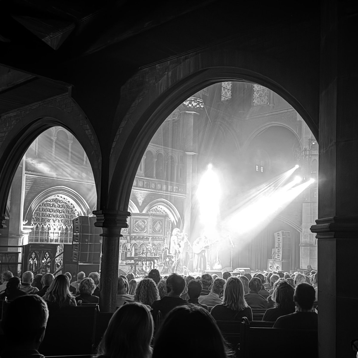 sherbertdabie's tweet photo. Amy wadge at union chapel. 
Wow. Utterly brilliant. https://t.co/cvB6uanPIz