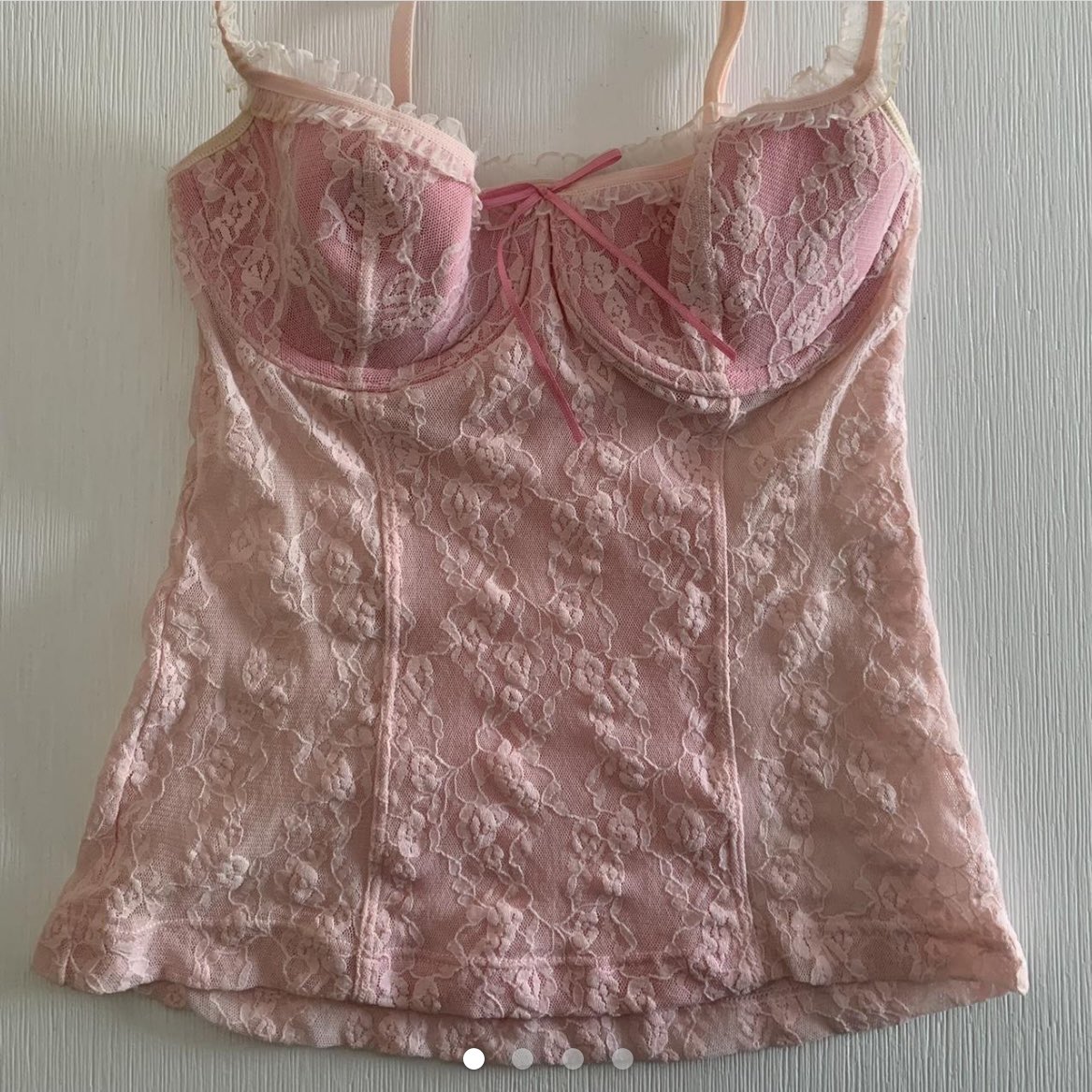 wonicls's tweet photo. guys i sold this top snd idk if i should’ve anymore 😭😭 i hobestly just wasn’t sure how to style it https://t.co/g3b4OB5mnY