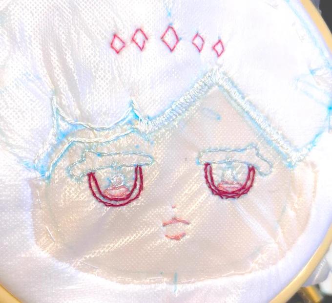 え嬉しい裁縫小学校以来の人間初号機にしては刺繍はまあまあな完成度だと思います(自己評価、高) 