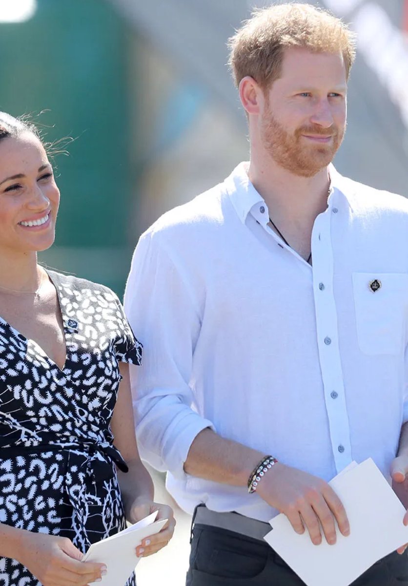 Since when has Willy worn a bracelet. I know in his younger years he did, but I don’t think I’ve ever seen one since he’s been married. That’s always been a Harry thing. First the whiskers, now a bracelet? What’s next?