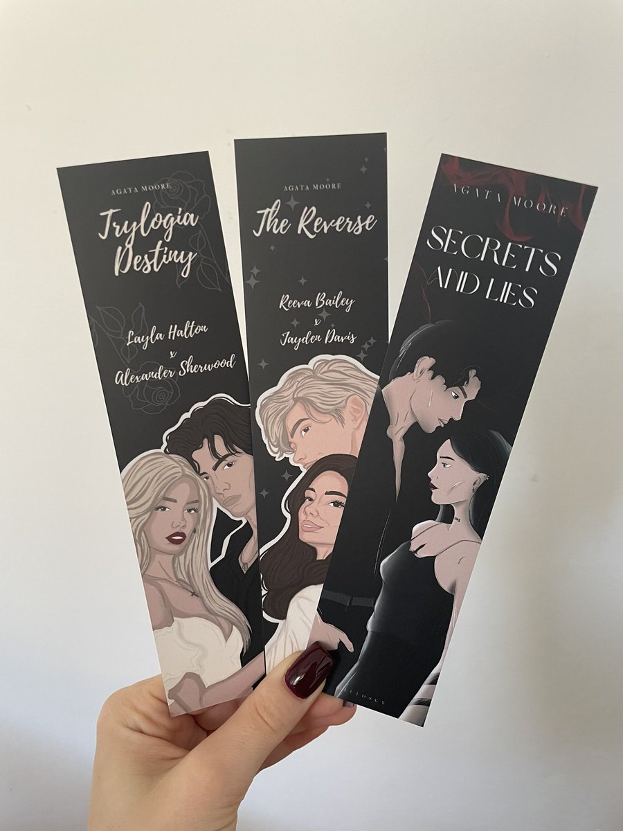agata__moore's tweet photo. Tak się prezentują zakładki dla Was na katowickie Targi Książki❤️
#AMdestiny
#thereverse
#secretsandliesAM https://t.co/xo7z2fHBR2