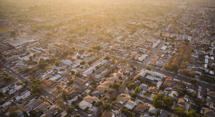 VeenstraTeam's tweet photo. Expect the Unexpected: Anticipating Volatility in Today’s Housing Market https://t.co/igDY712uC3 https://t.co/wG6VfN1qBj