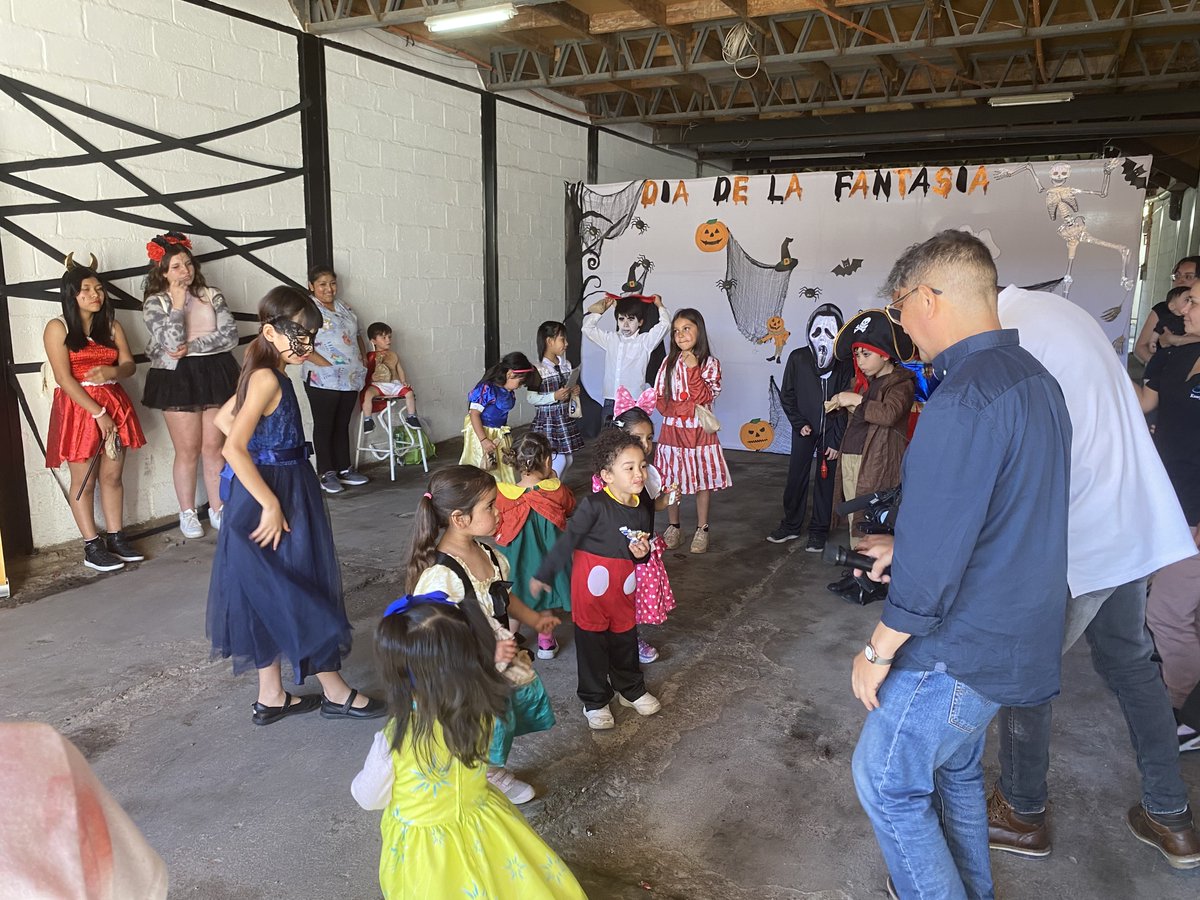 Siguiendo con la tradición, nuestra casa televisiva celebró como cada año, la fiesta de Halloween con los más pequeños #Halloween #holvoet #fantasy 

Lee la nota en el siguiente link:
holvoet.cl/noticias/holvo…